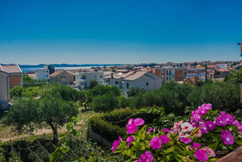 Apartment Roko - Up To 4 People With Free Parking Zadar Exterior photo